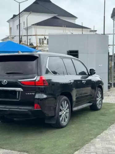 Lexus LX 570
