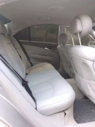 Mercedes-Benz E200