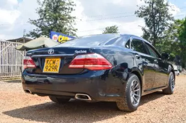Toyota Crown Royal saloon 