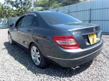 Mercedes-Benz C200