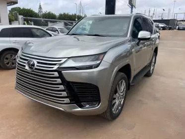 Lexus LX 600
