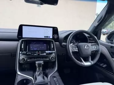 Lexus LX 600