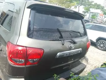 Toyota Sequoia