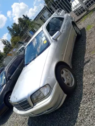 Mercedes-Benz 1820
