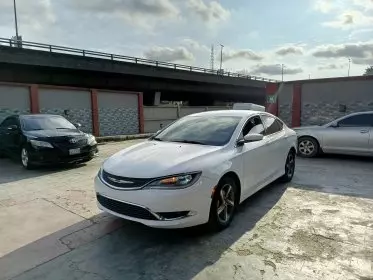 Chrysler 200