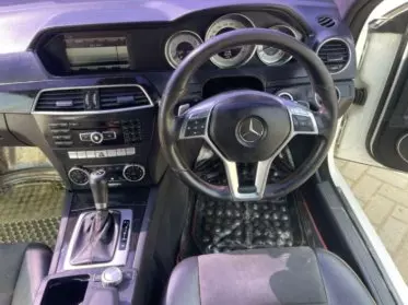 Mercedes-Benz C200