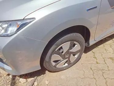 Honda Grace Hybrid