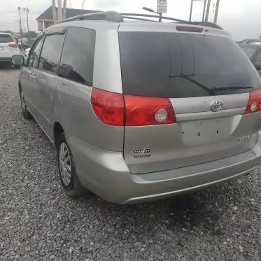 Toyota Sienna