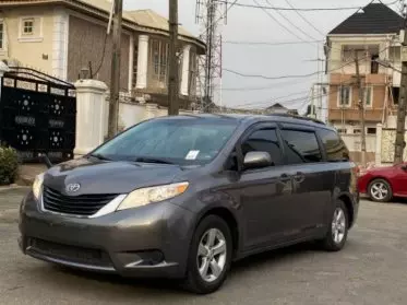 Toyota Sienna
