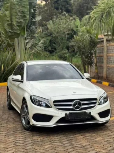 Mercedes-Benz C200