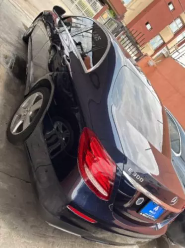 Mercedes-Benz E 300