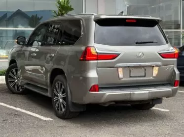 Lexus LX 570