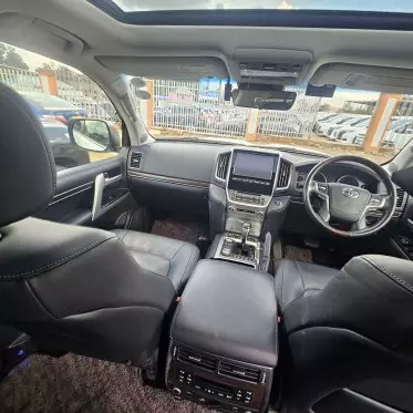 Toyota Landcruiser  V8