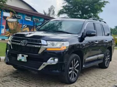Toyota Landcruiser  V8