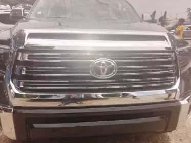 Toyota Sequoia
