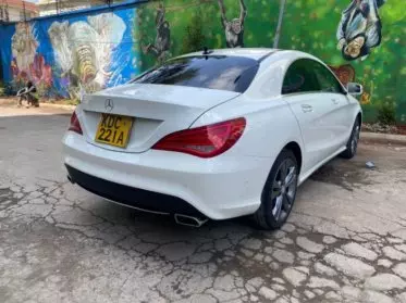 Mercedes-Benz CLA 180