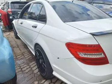 Mercedes-Benz C 180