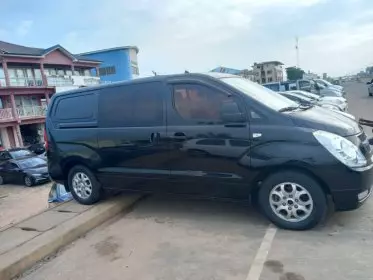 Hyundai H-1 Starex