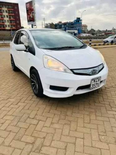 Honda Fit shuttle hybrid