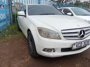 Mercedes-Benz C200