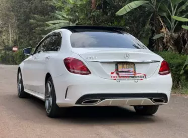 Mercedes-Benz 200