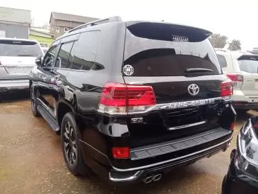 Toyota Landcruiser  V8