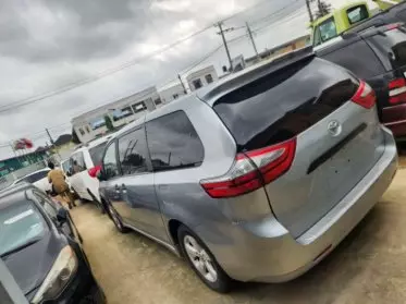 Toyota Sienna