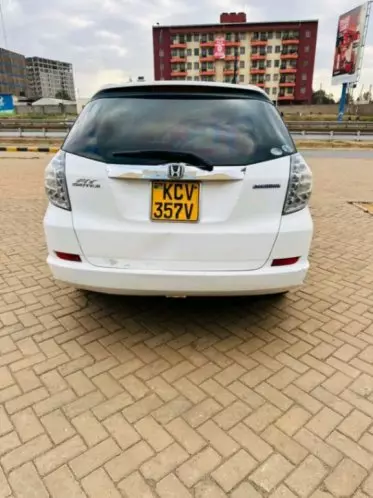 Honda Fit shuttle hybrid