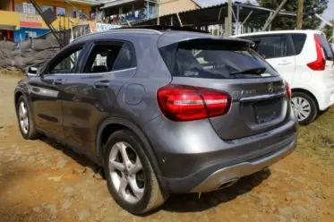 Mercedes-Benz GLA 220
