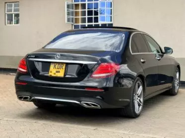Mercedes-Benz E200