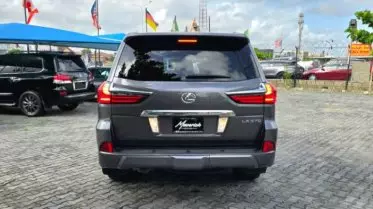 Lexus 570