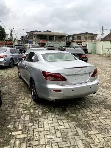 Lexus IS 250