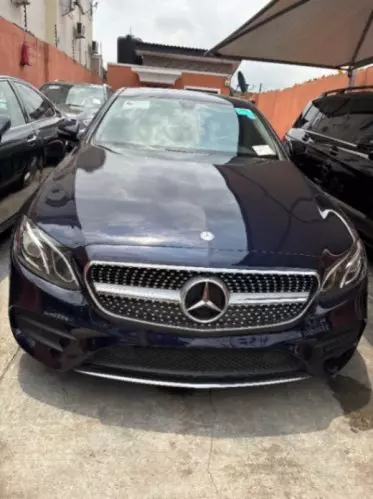 Mercedes-Benz E 300
