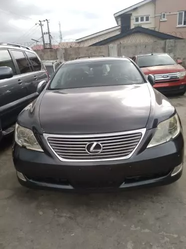 Lexus LS 460