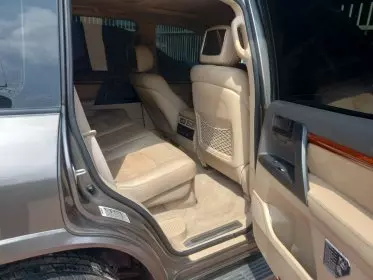 Toyota LAND CRUISER VGX