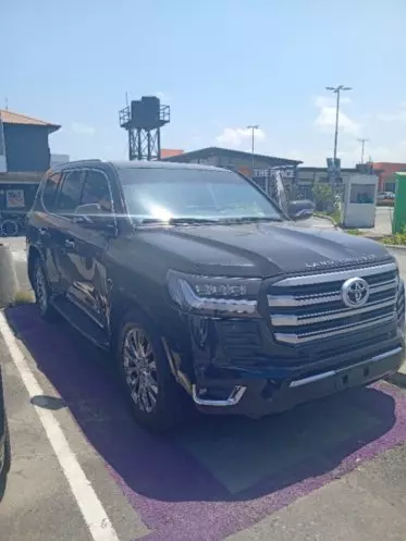 Toyota LAND CRUISER 300 LC300