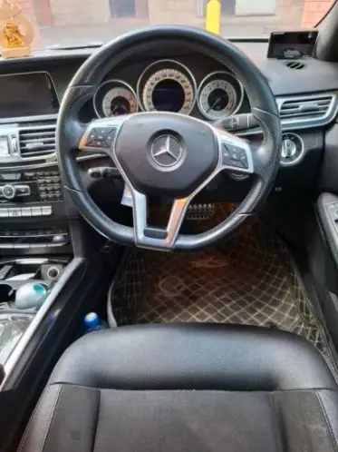Mercedes-Benz E250