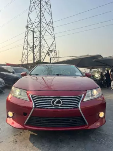 Lexus ES