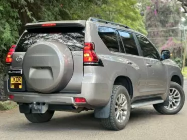 Toyota Land Cruiser Prado VX.L