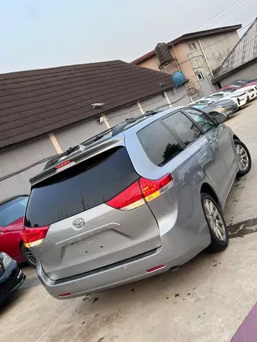 Toyota Sienna