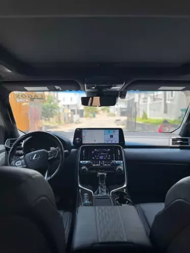 Lexus LX 600