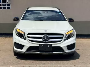 Mercedes-Benz GLA 180