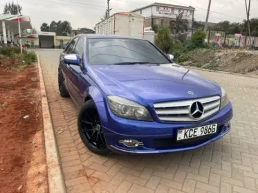 Mercedes-Benz C200
