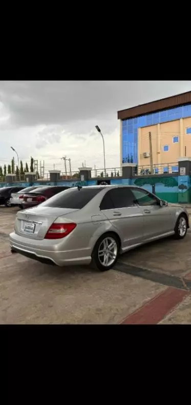 Mercedes-Benz C 320