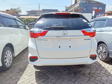 Honda Fit shuttle hybrid