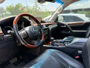 Lexus LX 570