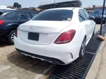 Mercedes-Benz C 200