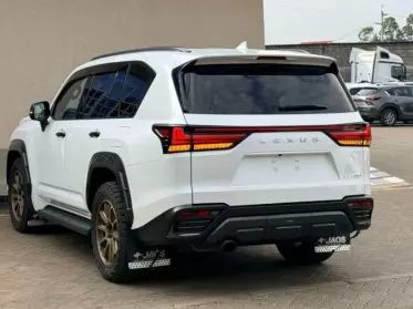 Lexus LX 600