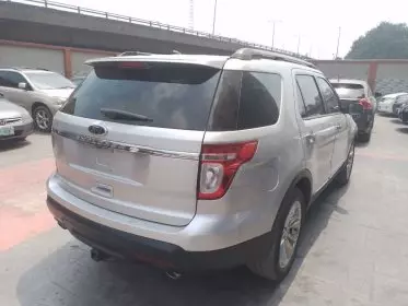 Ford EXPLORER 3.5L