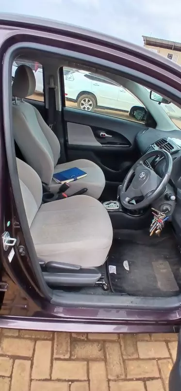 Toyota Passo Sette